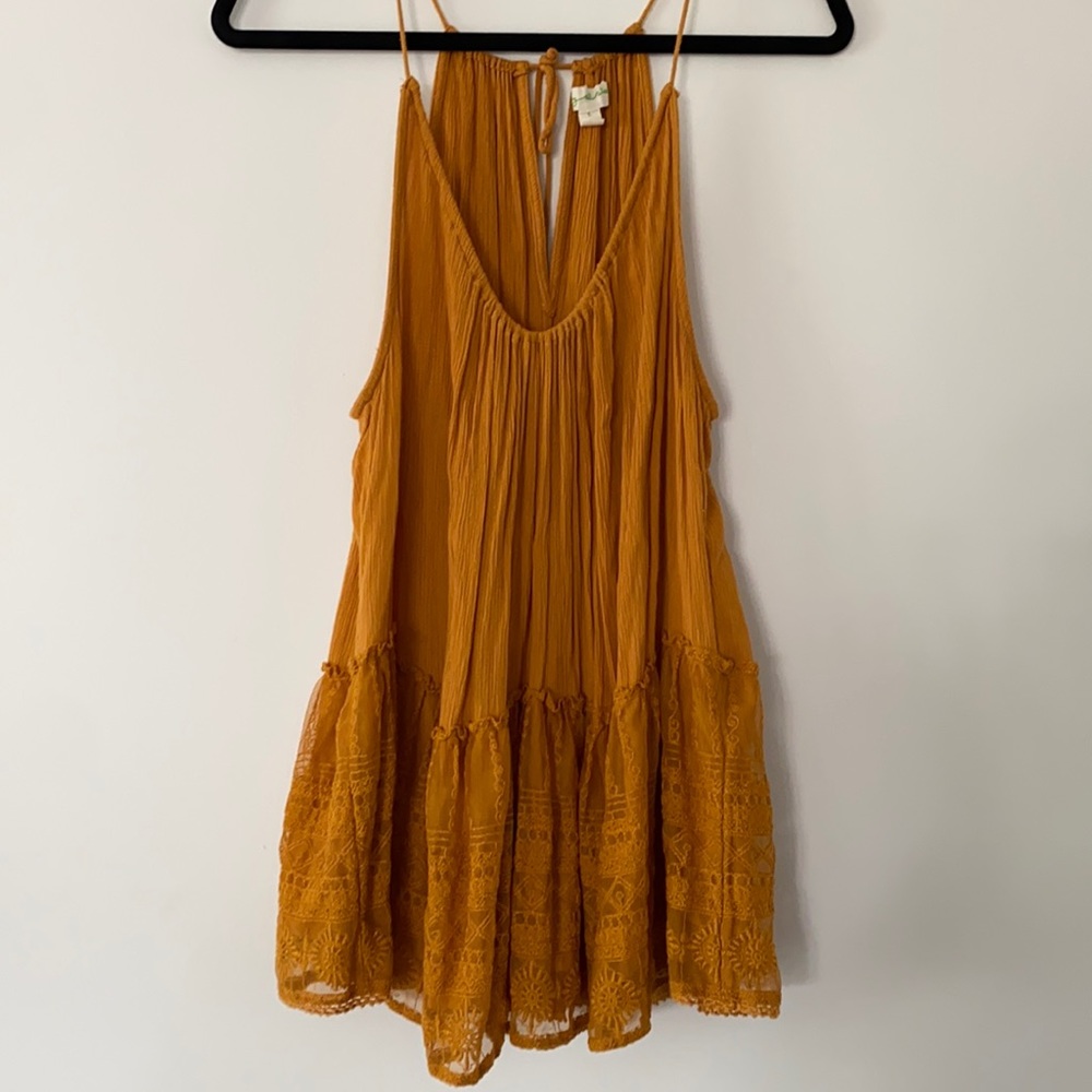 Staring at Stars (UO) Lacy Mustard Tank (L-2X)